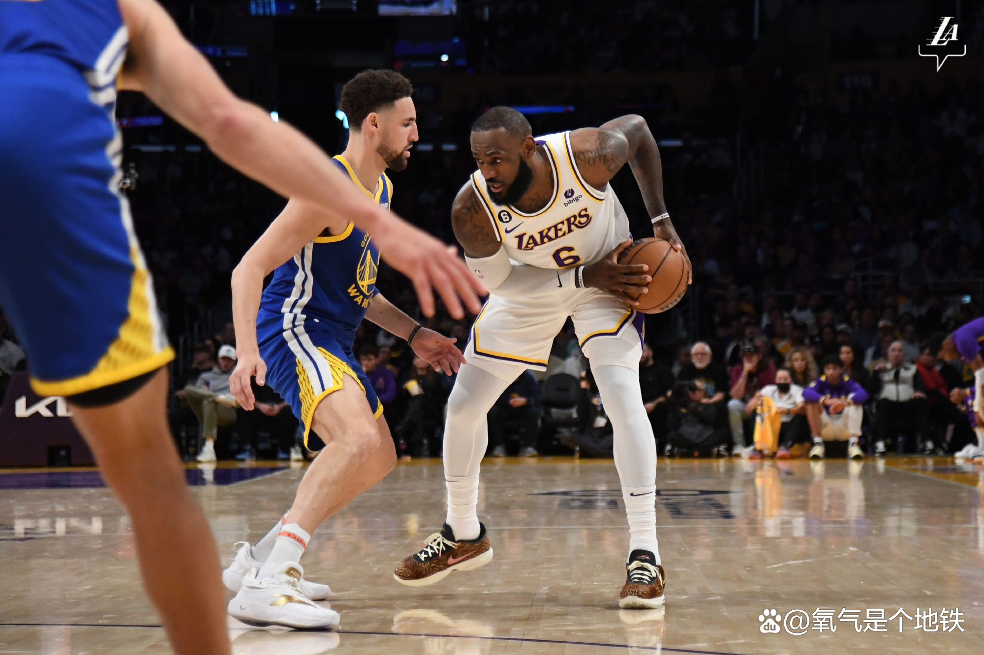 红牛二队轻取梅赛德斯,拉塞尔带队取胜 红牛二队轻取梅赛德斯,拉塞尔带队取胜