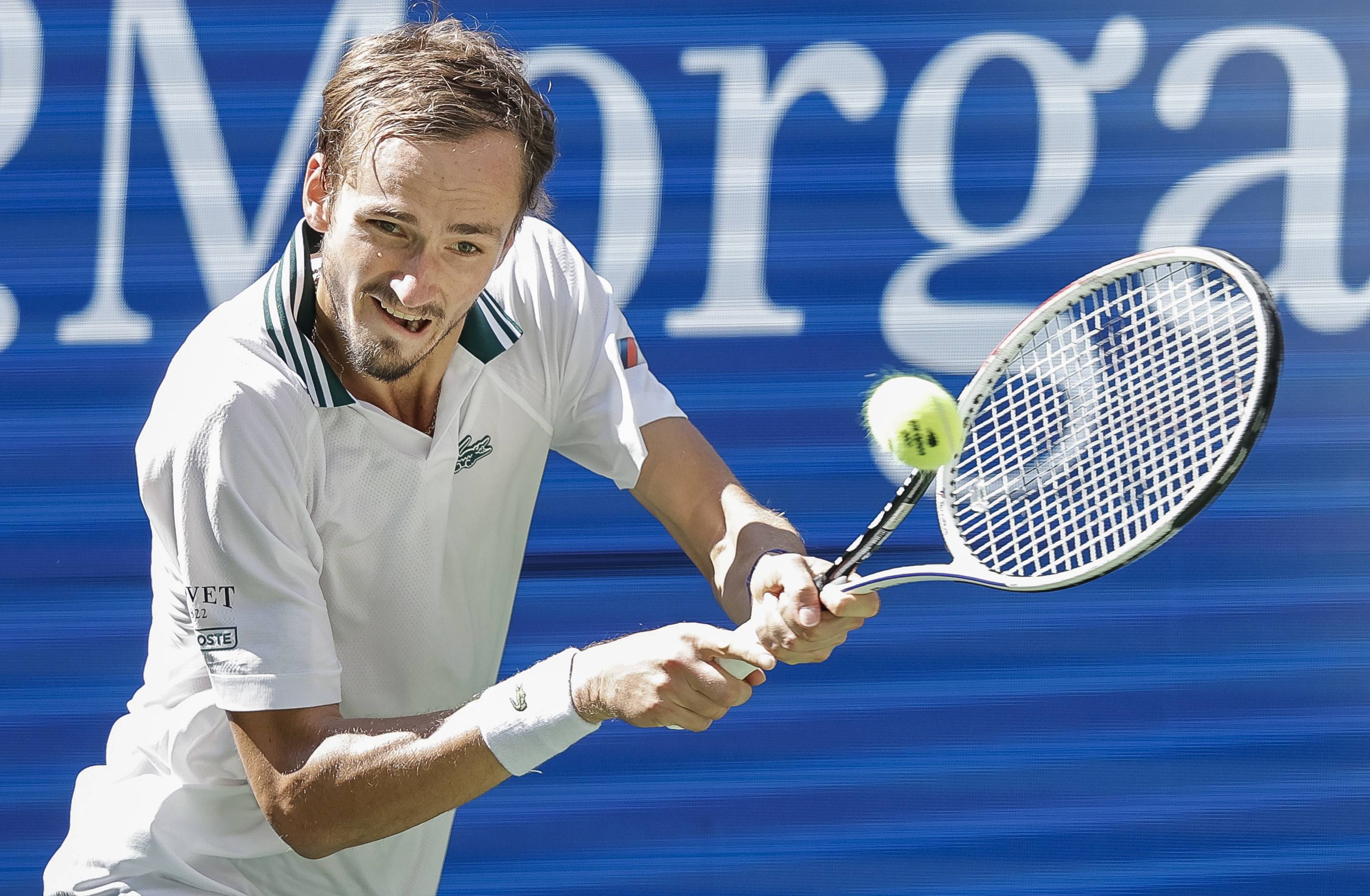 美网轻取拉沃尔杯,梅德韦杰夫惊艳四座 美网轻取拉沃尔杯,梅德韦杰夫惊艳四座