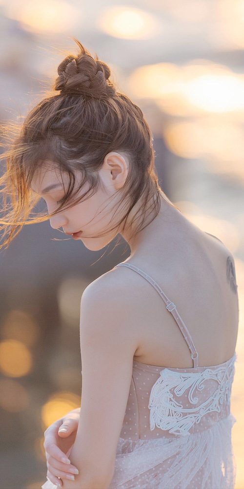 绿茵场的速胜与球台的烈焰，体育之夜的二重奏