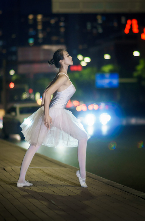 跨越领域的决胜时刻，从开拓者一波流到霍勒迪式接管，体育领袖的共鸣